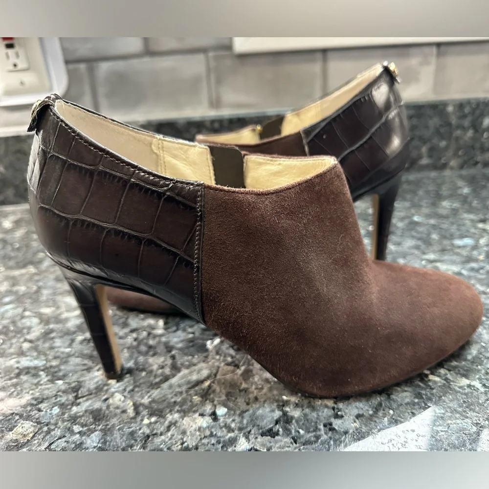 Michael Kors Sammy Brown Suede Ankle Booties Size 9 Croc-Embossed Heeled Boots